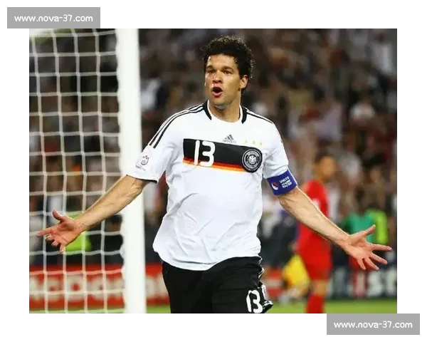 德国队上一场比赛精彩回顾：战术调整与球员表现引发热议